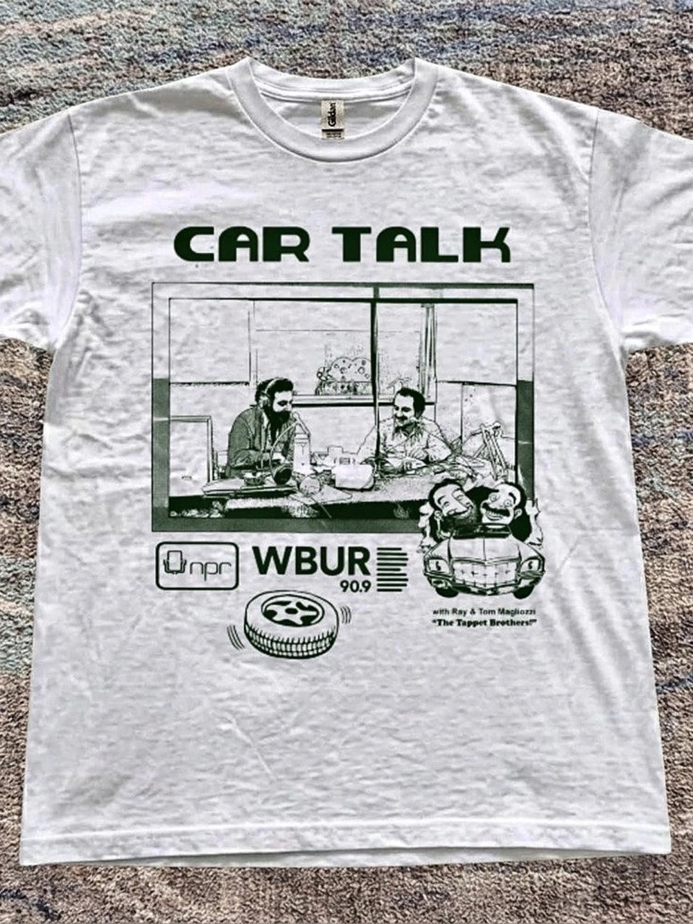 Gildan Car Talk WBUR NPR Graphic T-Shirt White & Green